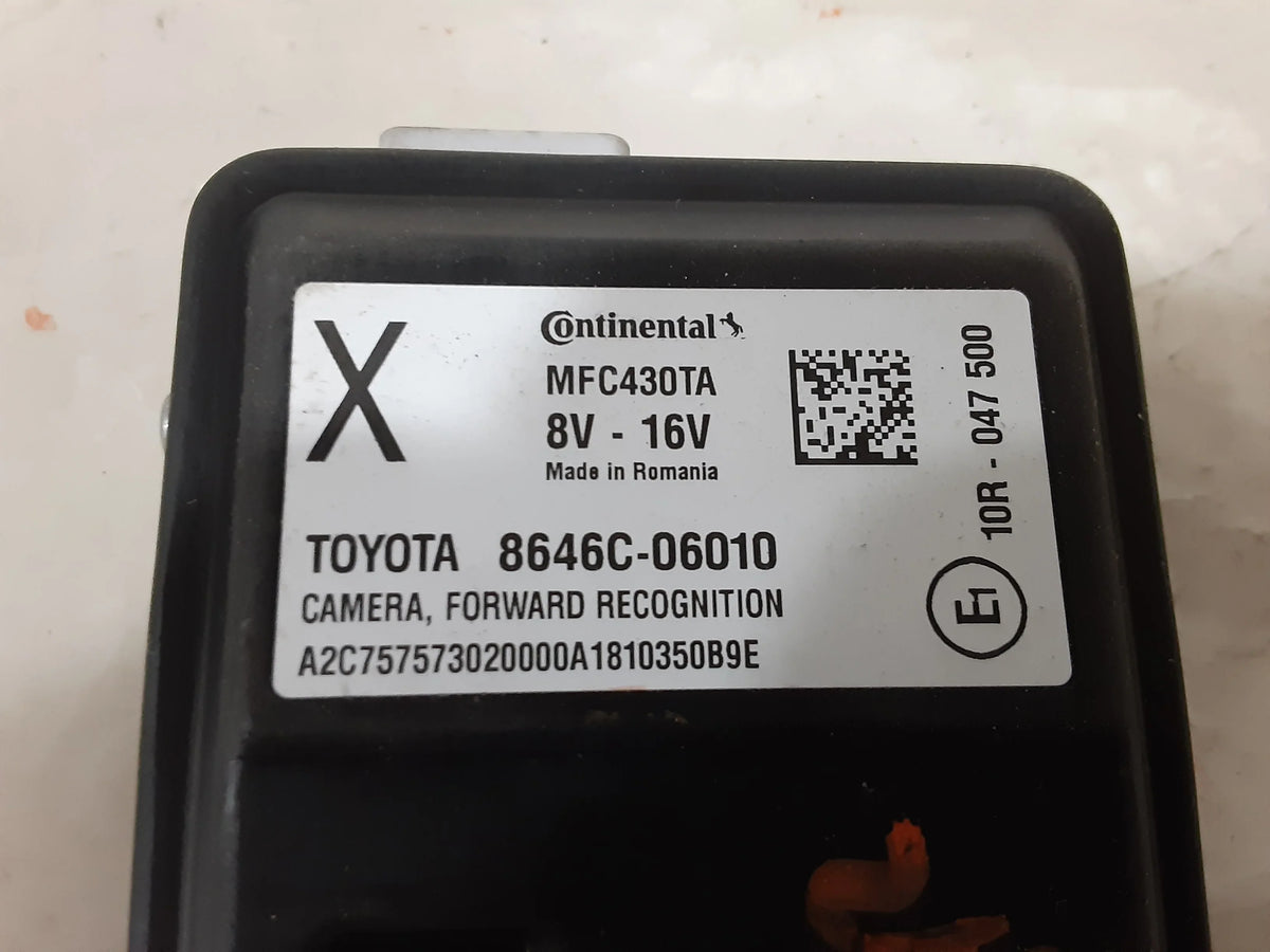 Pre-Owned 18-19 Camry Windshield Front View lane Departure Camera 8646C-06010 OEM (Good)