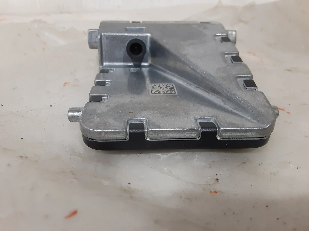 Pre-Owned 18-19 Camry Windshield Front View lane Departure Camera 8646C-06010 OEM (Good)